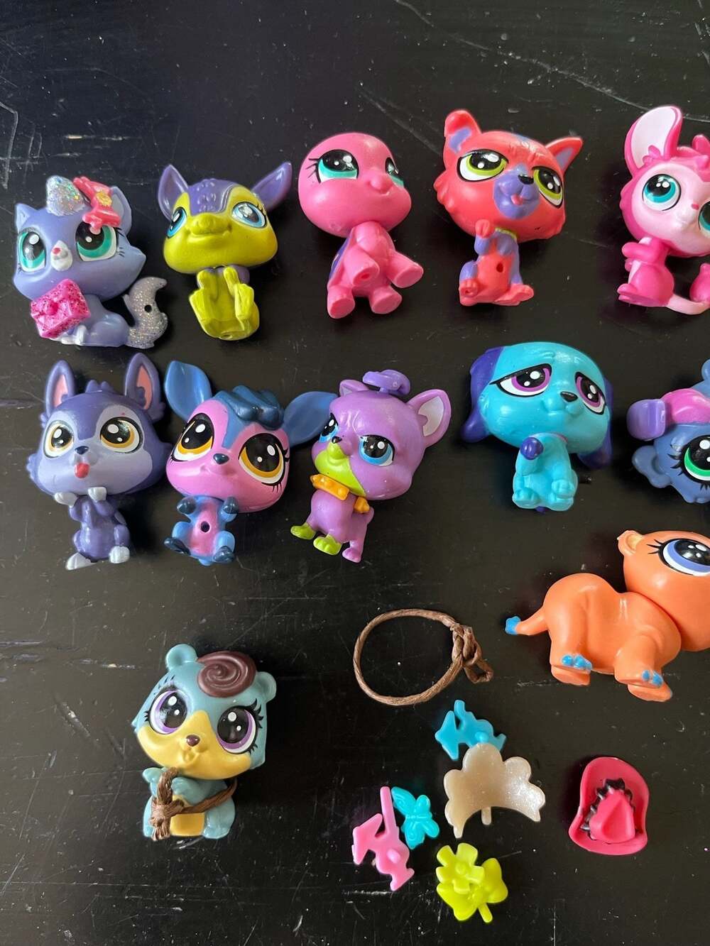 Hasbro Littlest Pet Shop G4 Figure Lot of 15 with Accessories - Picture 3 of 3